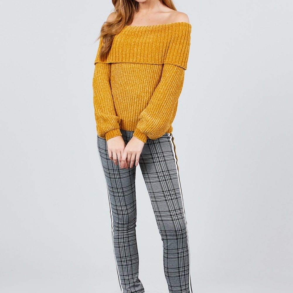 🌸Off The Shoulder Chenille Sweater - Picture 2 of 5